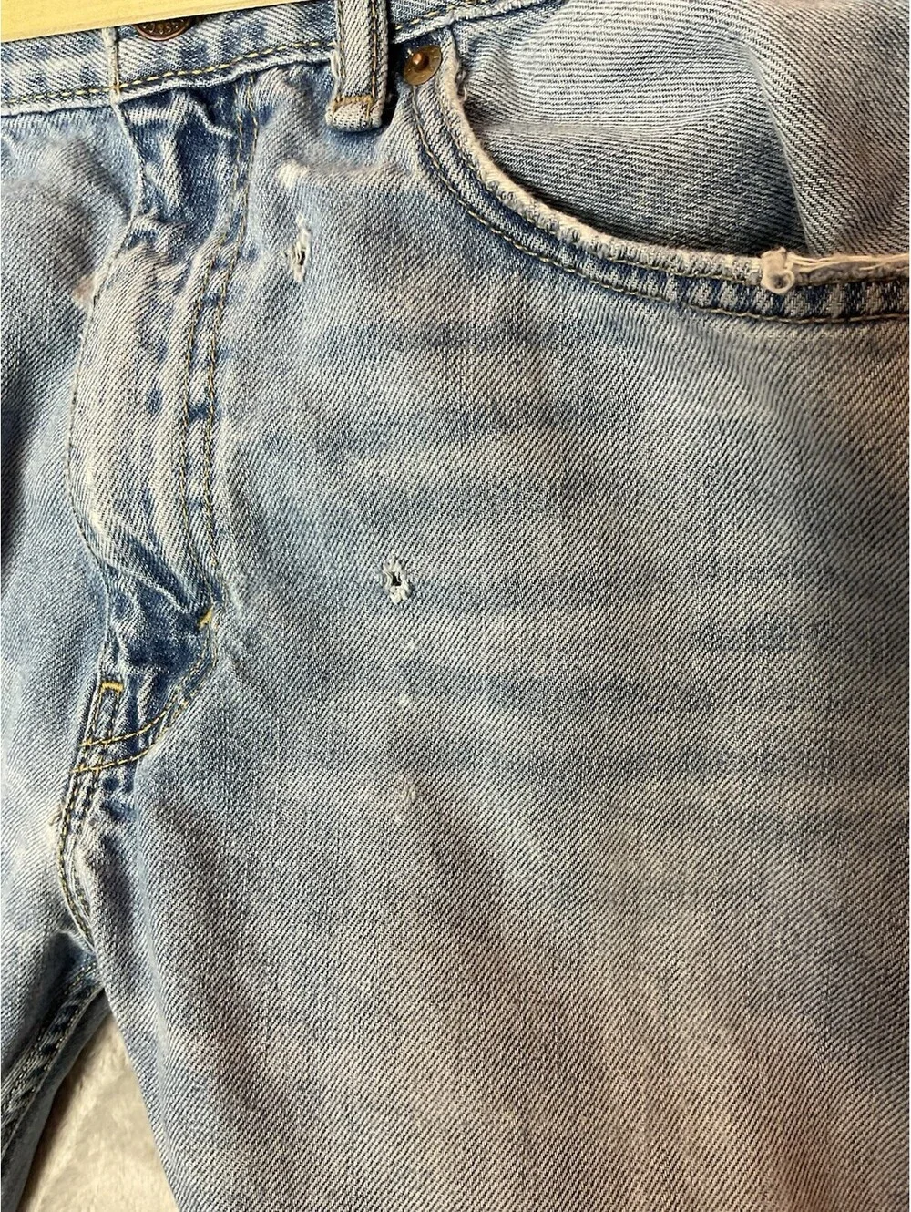 LEVIS 505 Regular Fit MEN'S Jeans Size 34 X 29 Light Wash Distressed